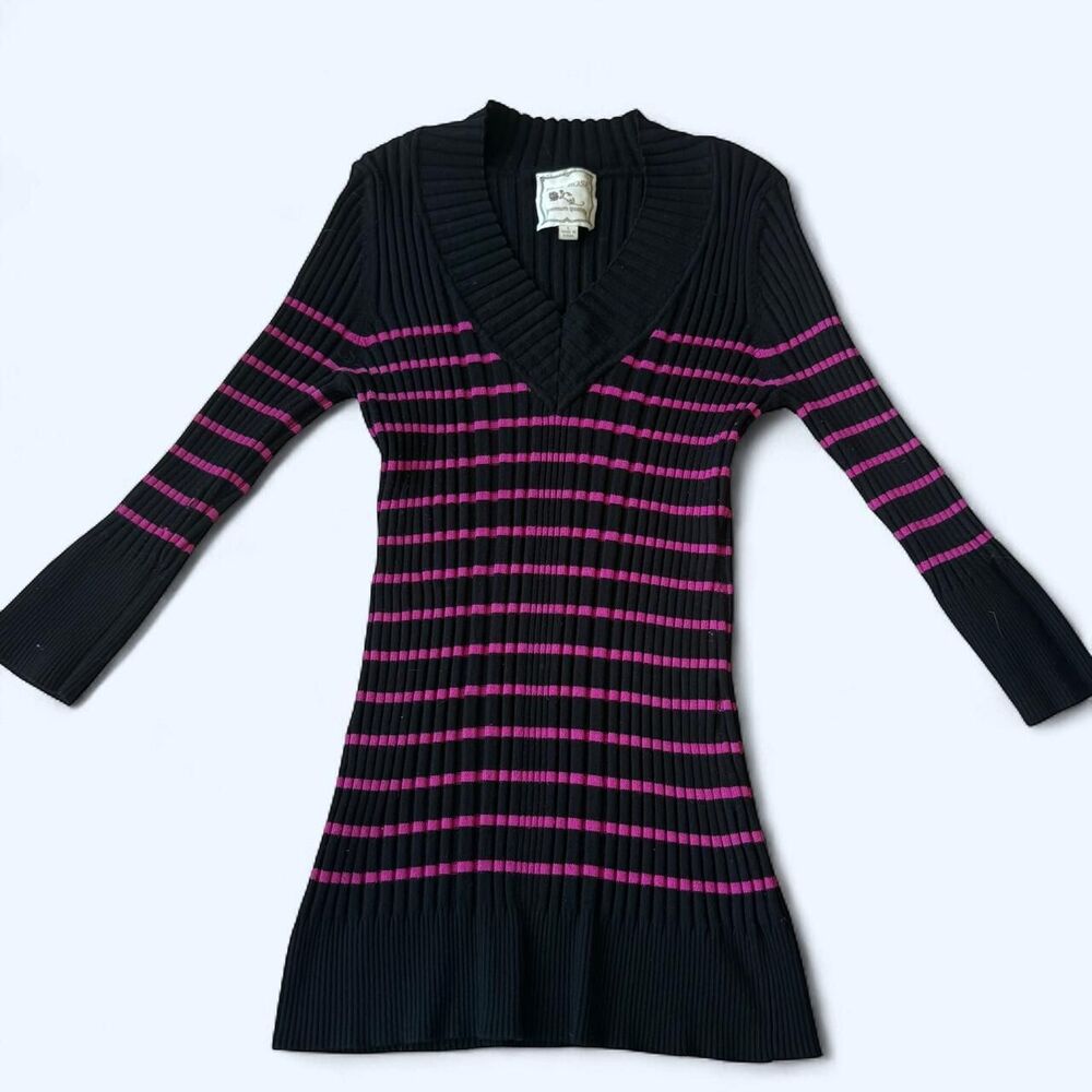 Pink Rose Striped Ribbed V-Neck Sweater - Picture 2 of 8